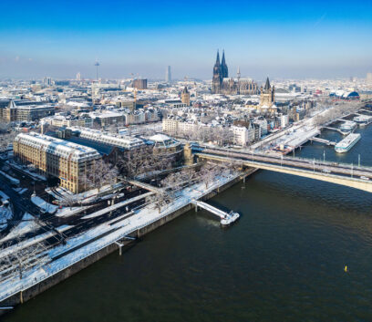 Maritim und Kölner Altstadt im Scnee