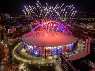 LANXESS arena mit Feuerwerk